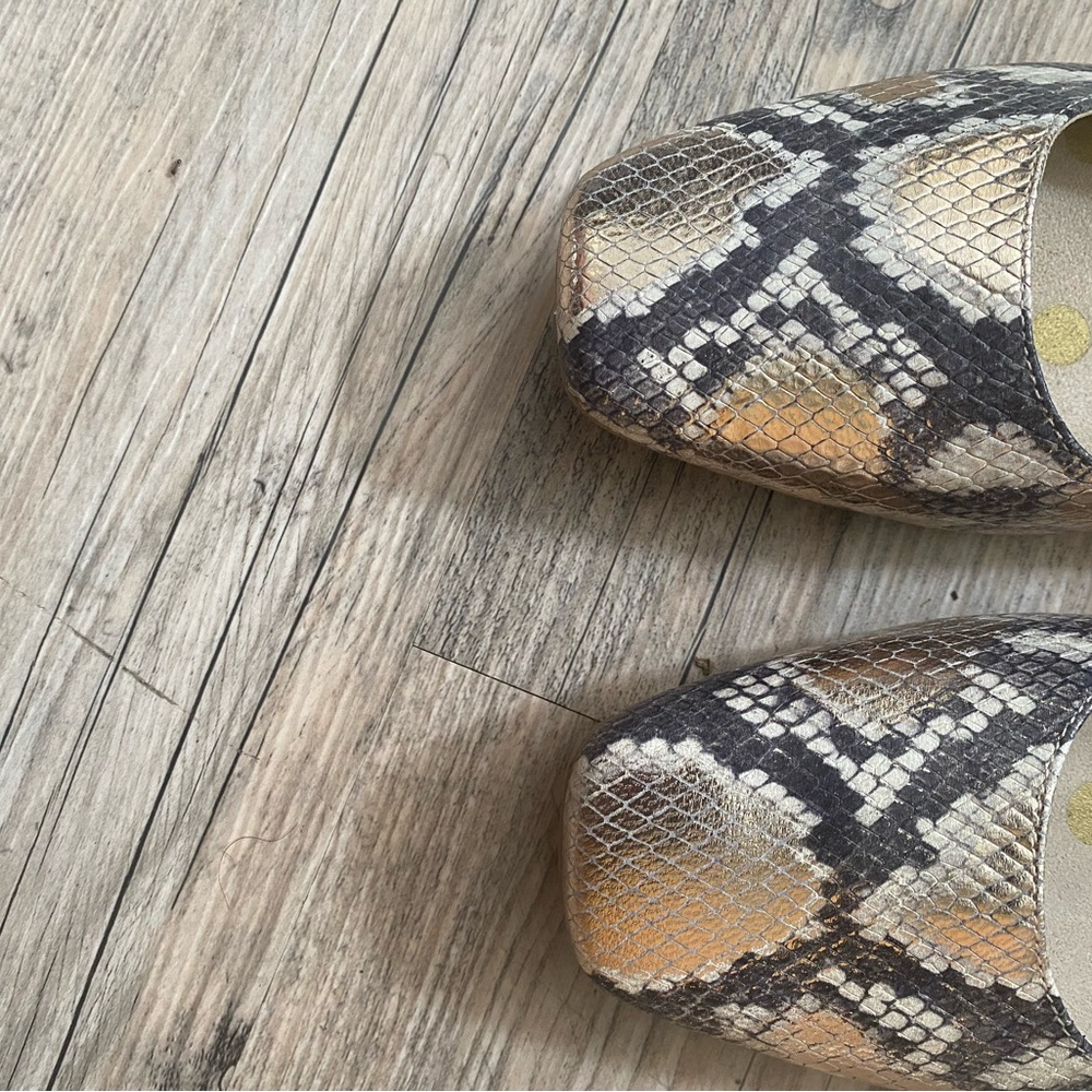 BODEN Olive Ballerinas Pale Gold Snake Sz 41/9.5Leather Flats Square Toe Slip On - Picture 4 of 6